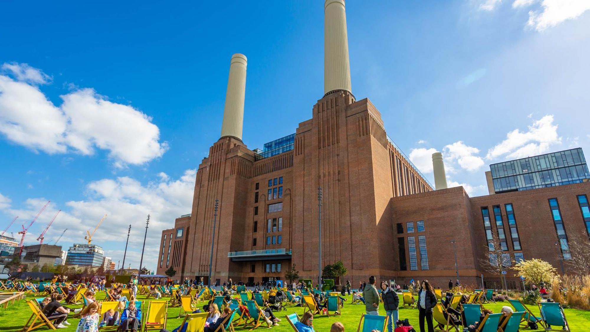 Luxury Steps From Battersea Power St And Close To Victoria & Chelsea *