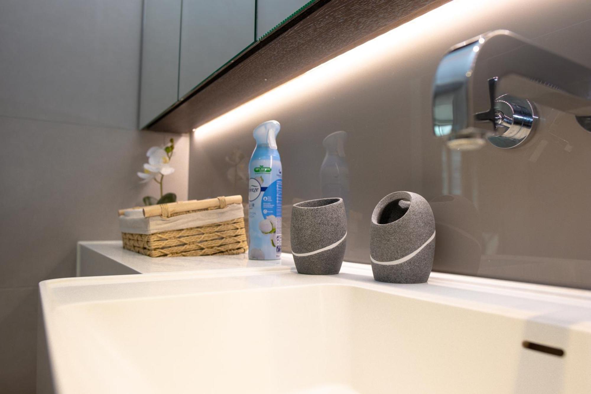 Luxury Steps From Battersea Power St And Close To Victoria & Chelsea Appartamento *