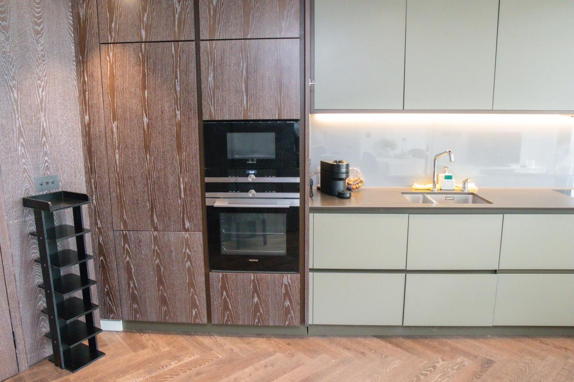 Luxury Steps From Battersea Power St And Close To Victoria & Chelsea Londra
