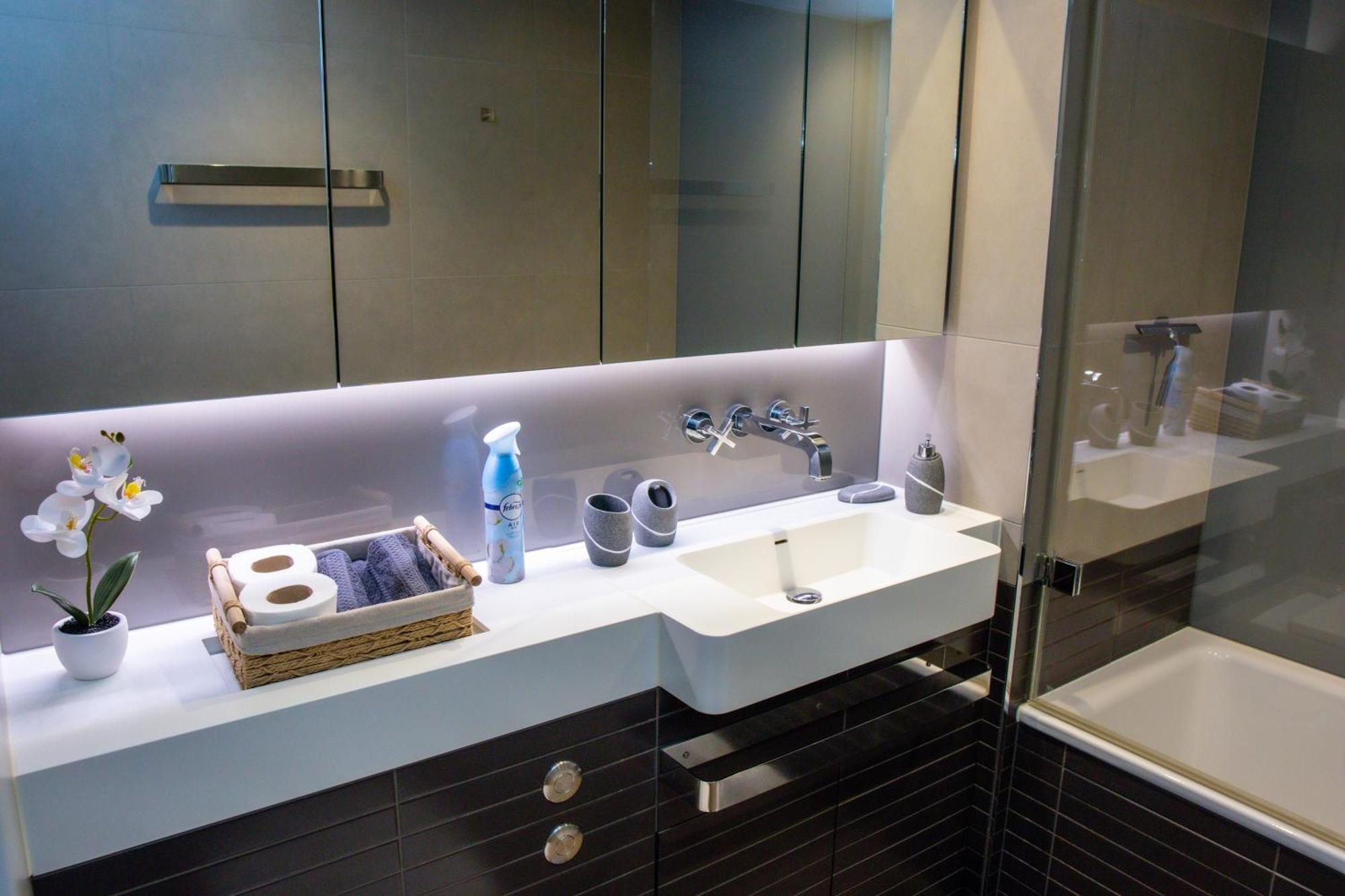 Luxury Steps From Battersea Power St And Close To Victoria & Chelsea Appartamento Londra
