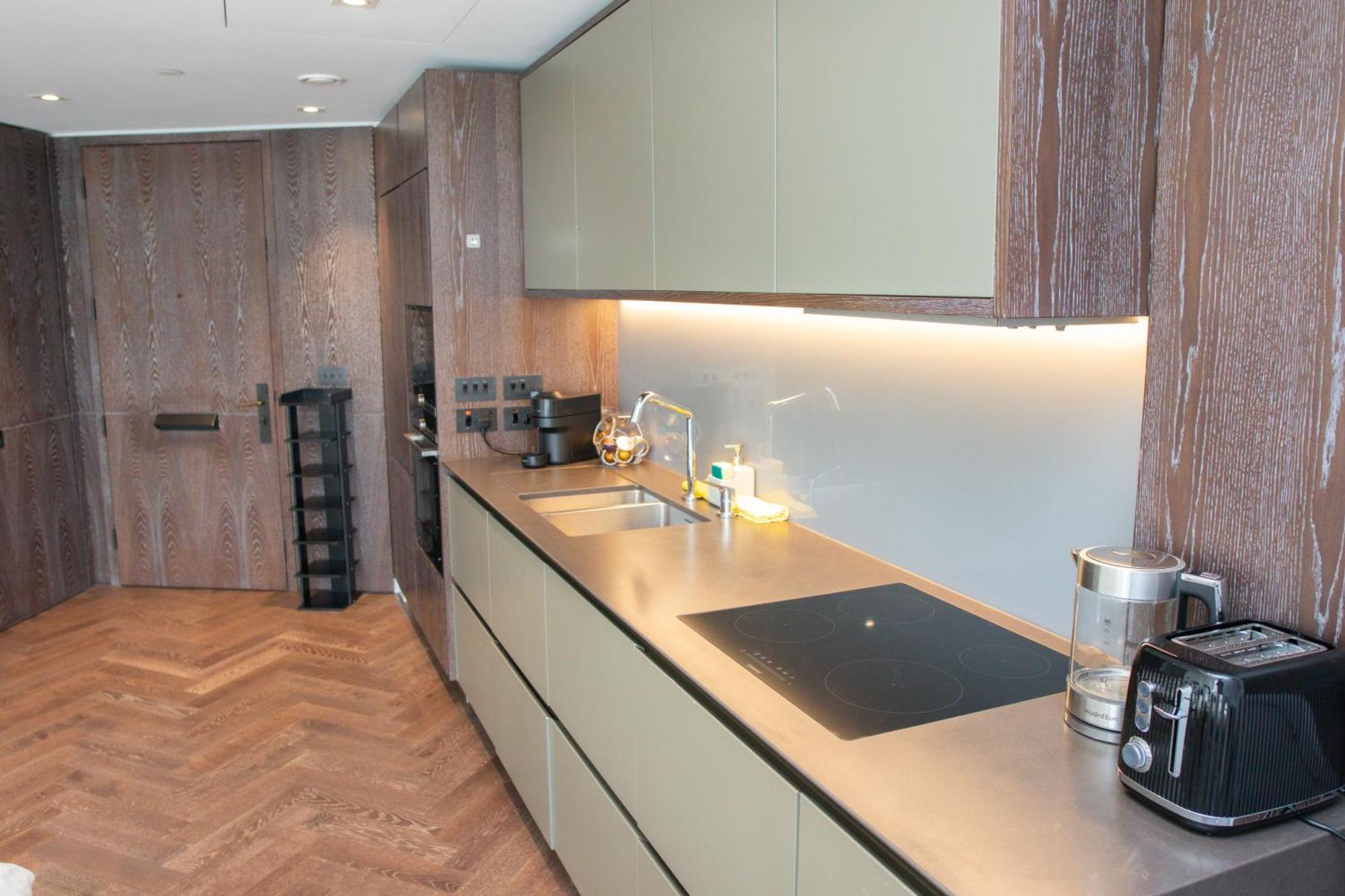 Luxury Steps From Battersea Power St And Close To Victoria & Chelsea Appartamento Londra
