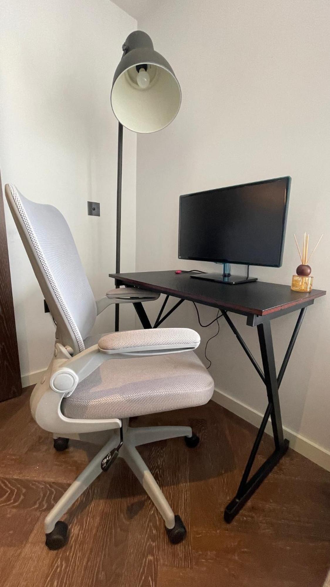 Appartamento Luxury Steps From Battersea Power St And Close To Victoria & Chelsea *