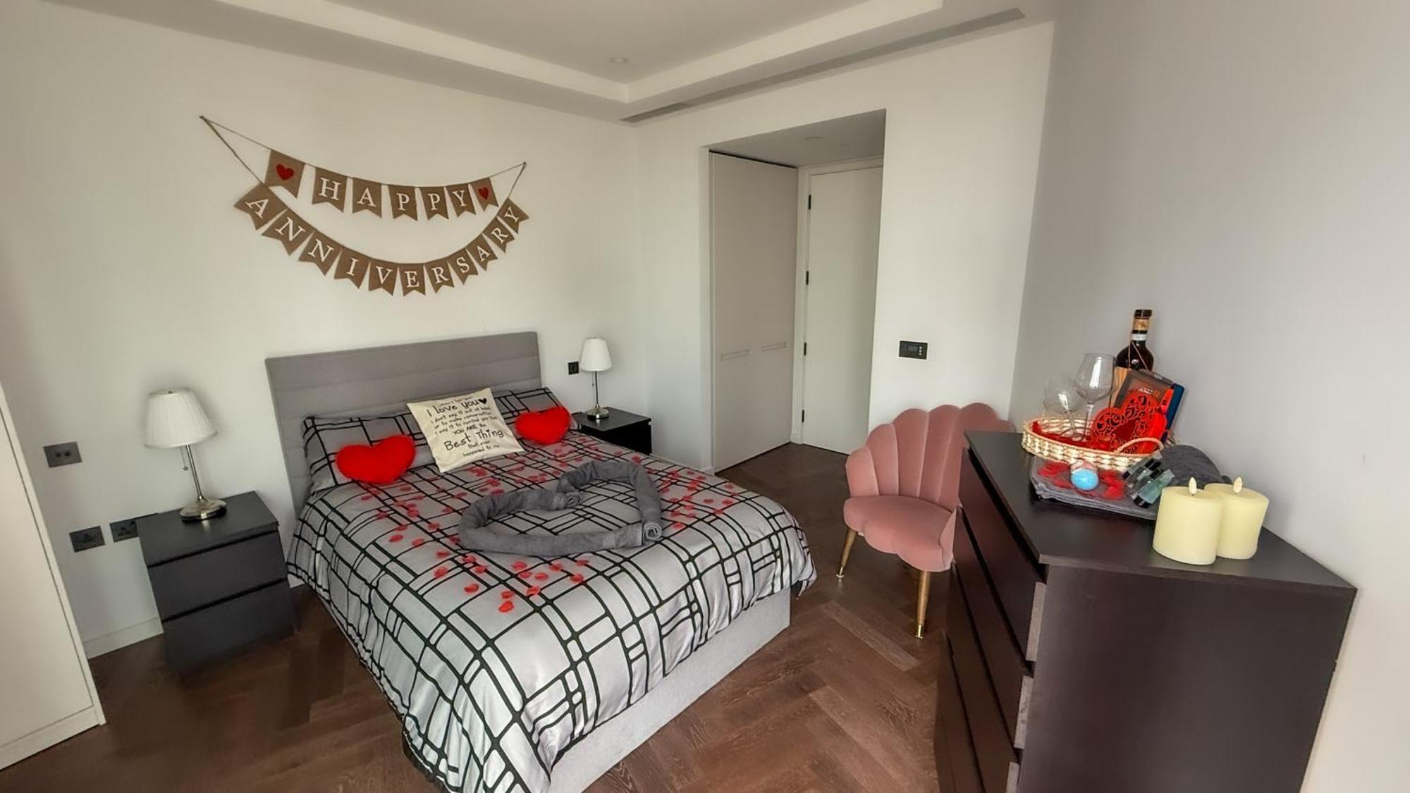 Luxury Steps From Battersea Power St And Close To Victoria & Chelsea *