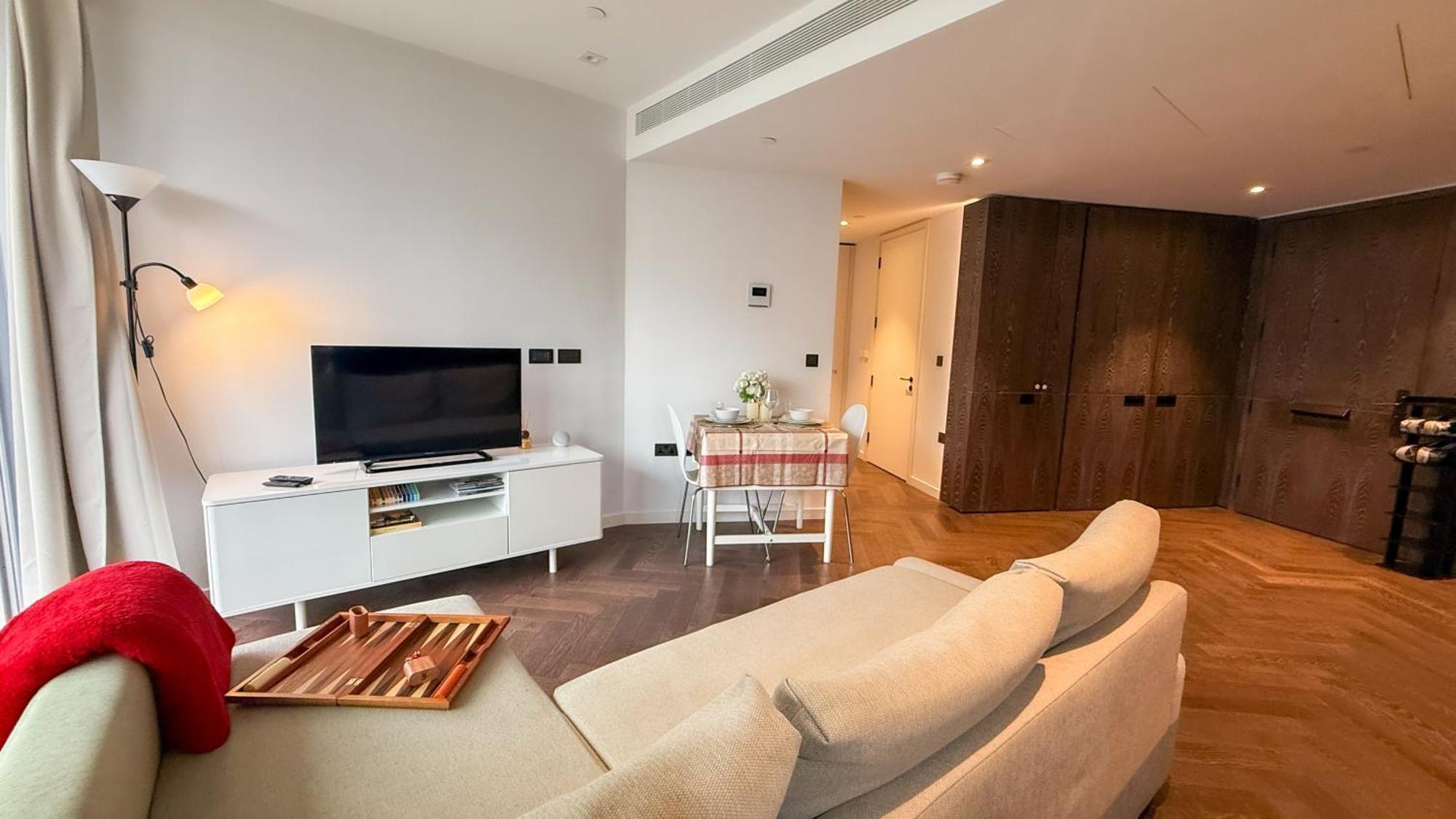 Appartamento Luxury Steps From Battersea Power St And Close To Victoria & Chelsea Londra
