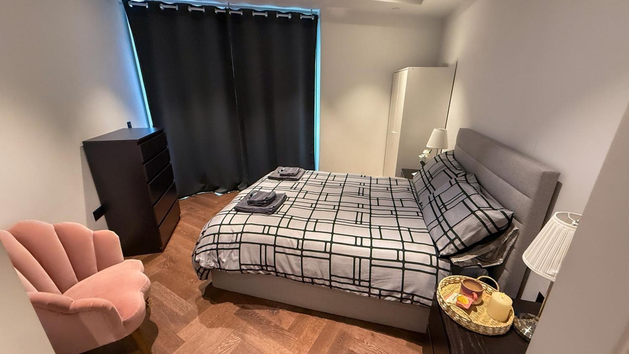 Luxury Steps From Battersea Power St And Close To Victoria & Chelsea